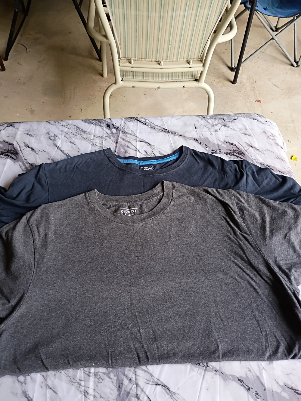 Old Navy Men's Short Sleeve Crew Tees in Charcoal and Navy Bundle